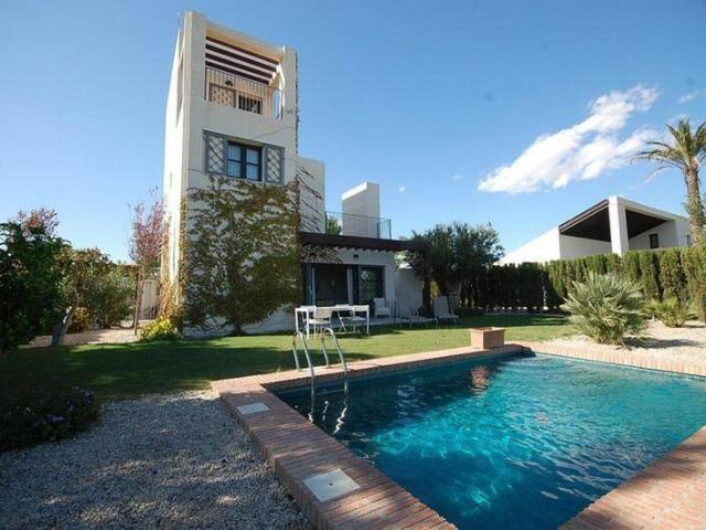 Casa chalet en Venta en Jerónimo y Avileses