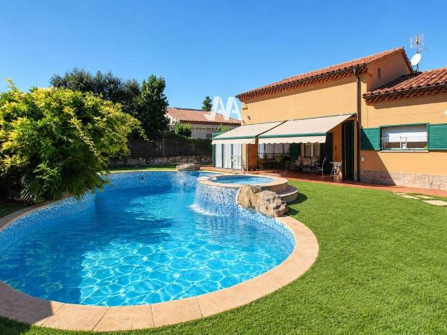 Casa chalet en Venta en La Torre de Claramunt