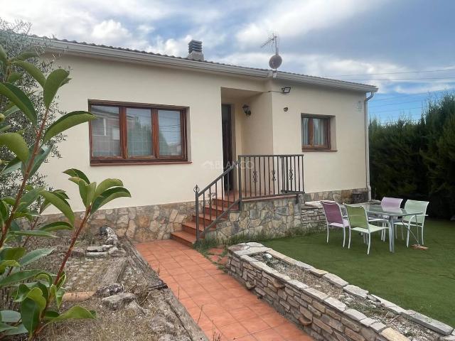 Casa chalet en Venta en La Torre de Claramunt
