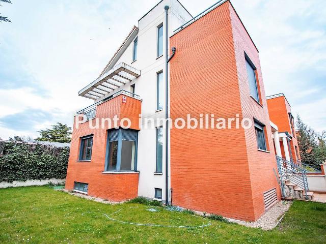 Casa chalet en Venta en La Victoria Puente Jardín