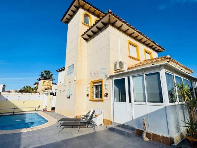 Casa chalet en Venta en La Zenia