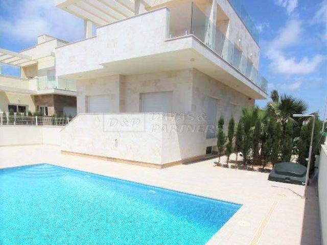 Casa chalet en Venta en La Zenia