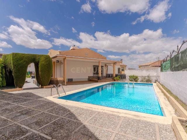 Casa chalet en Venta en La Zubia Ciudad