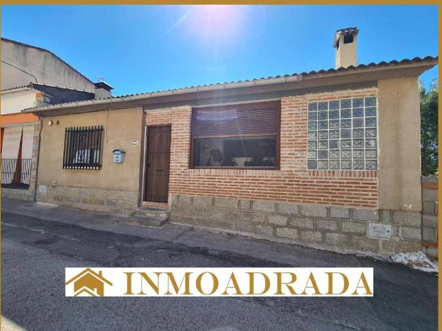 Casa chalet en Venta en La Adrada