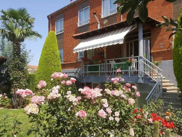 Casa chalet en Venta en La Bañeza