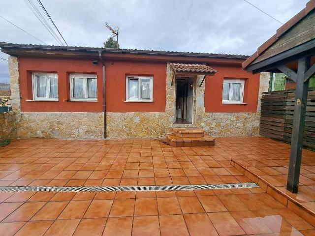 Casa chalet en Venta en La Felguera