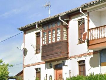 Casa chalet en Venta en La Felguera