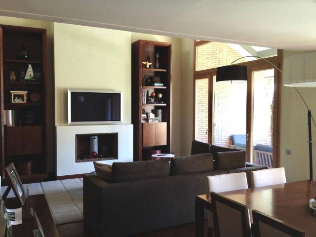Casa adosada en Venta en La Finca