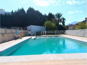 Villa en venta en Peral - Jardín