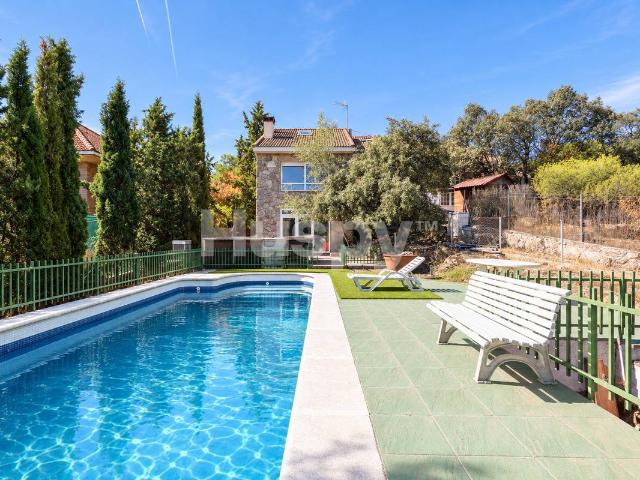 Casa chalet en Venta en La Navata