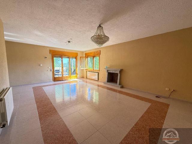 Casa chalet en Venta en La Navata