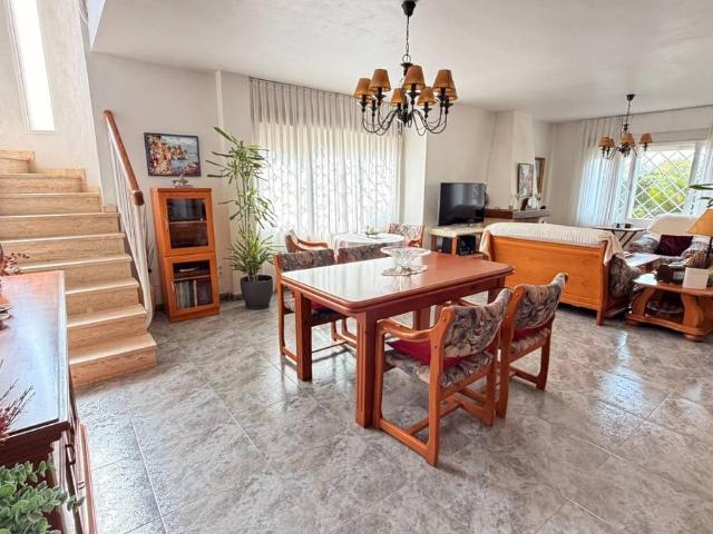 Casa chalet en Venta en Alzabares