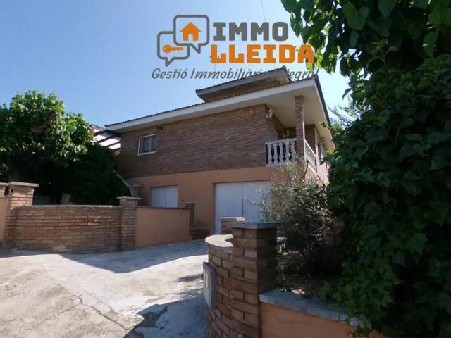 Casa chalet en Venta en La Sentiu de Sió