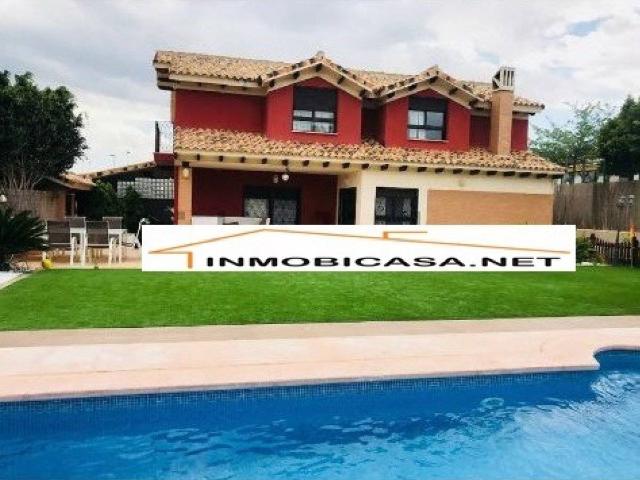 Casa chalet en Venta en La Ñora