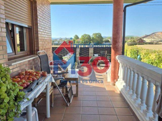Casa chalet en Venta en Lantarón