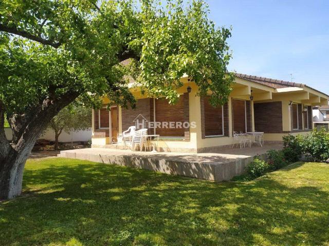 Casa chalet en Venta en Lardero
