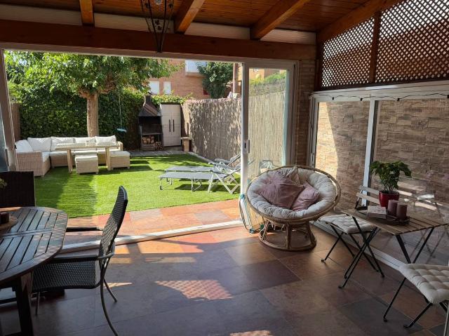 Casa chalet en Venta en Lardero