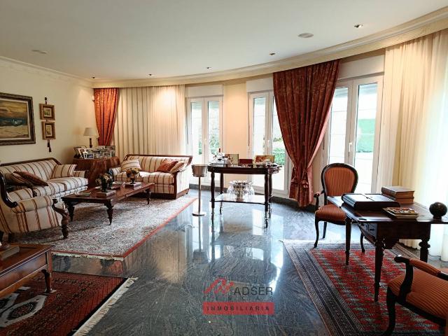 Casa chalet en Venta en Lardero