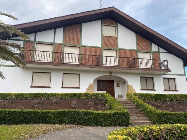 Casa chalet en Venta en Larrabetzu