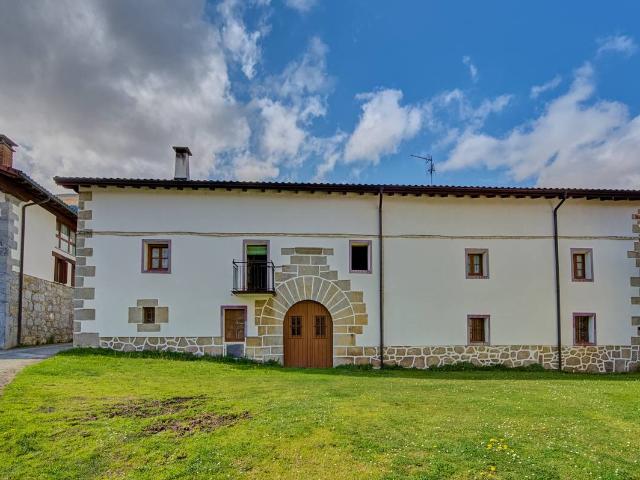 Casa chalet en Venta en Larraun