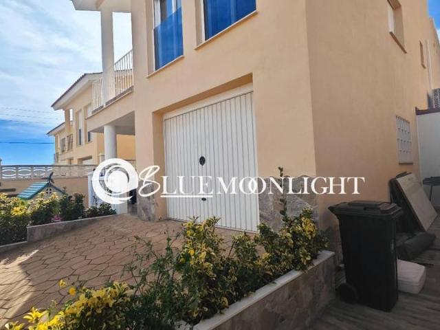 Casa chalet en Venta en Las Atalayas Urmi Cerro de Mar