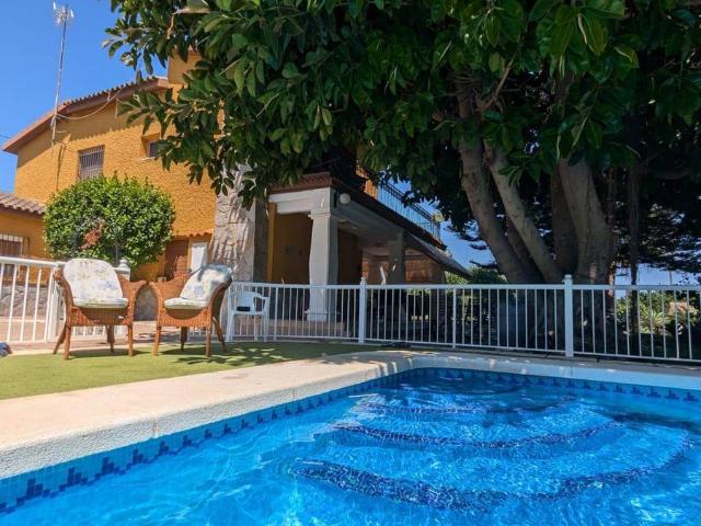 Casa chalet en Venta en Las Bayas