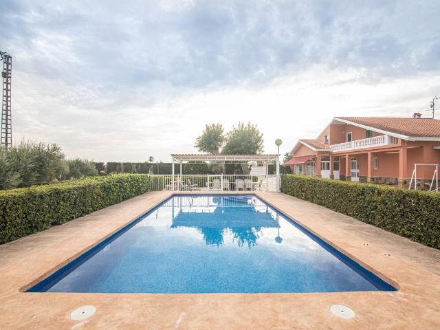 Casa chalet en Venta en Las Bayas