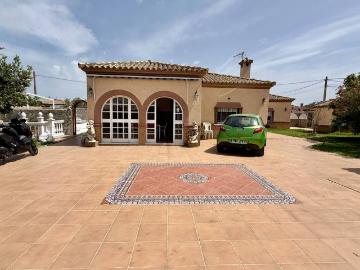 Casa chalet en Venta en Las Lagunas Campano