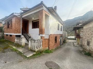 Casa chalet en Venta en Laviana