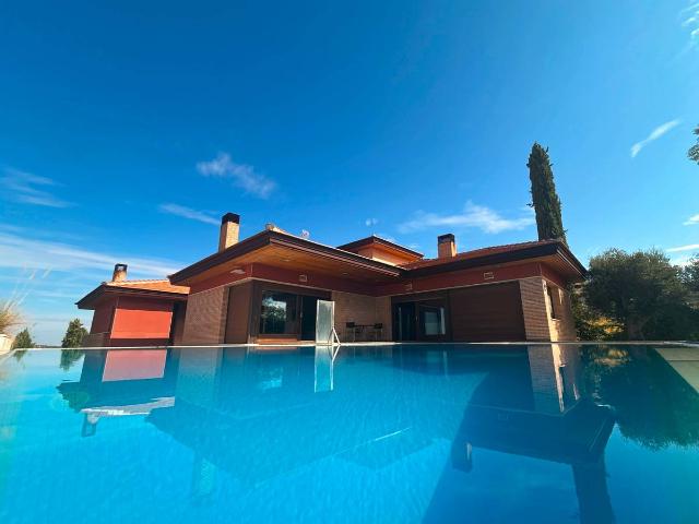 Casa chalet en Venta en Layos