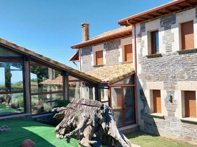 Casa chalet en Venta en Laza