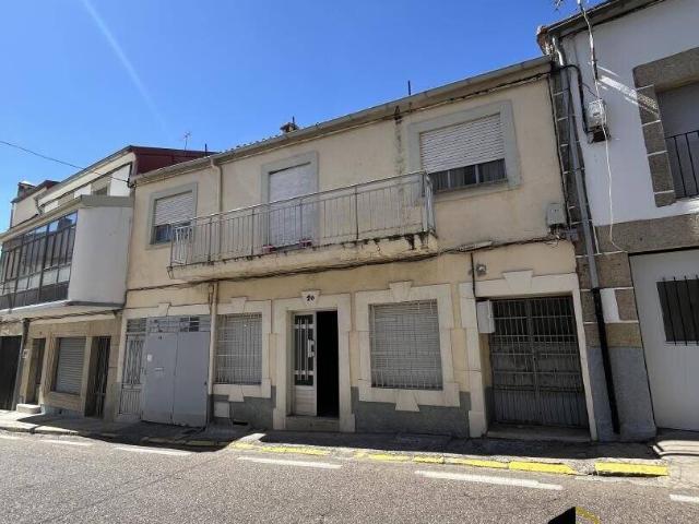 Casa chalet en Venta en Ledrada