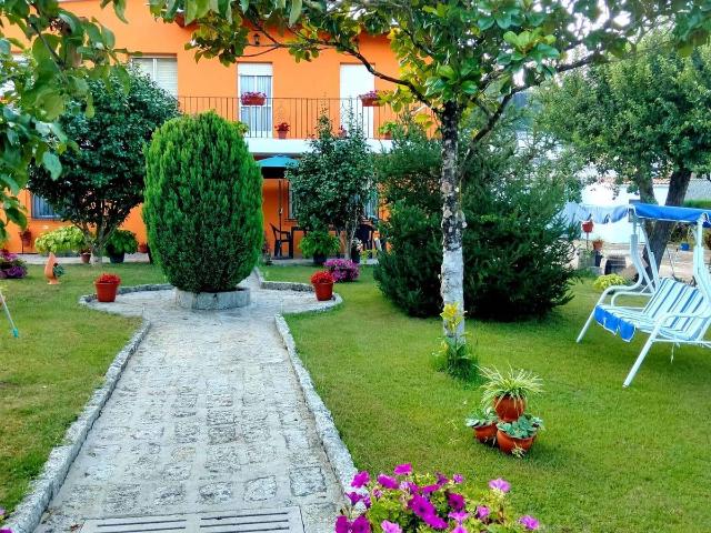 Casa chalet en Venta en Leiro