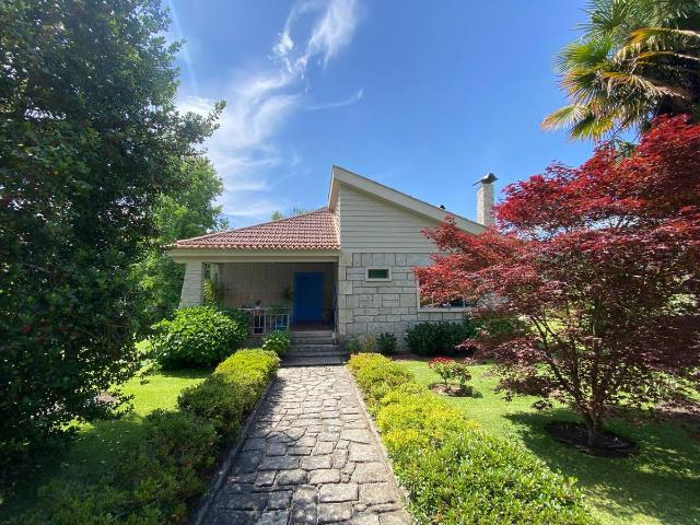 Casa chalet en Venta en Leiro