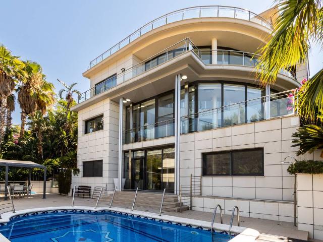 Casa chalet en Venta en Les Botigues de Sitges