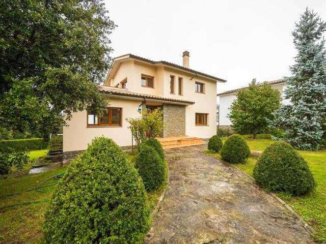 Casa chalet en Venta en L'Esquirol