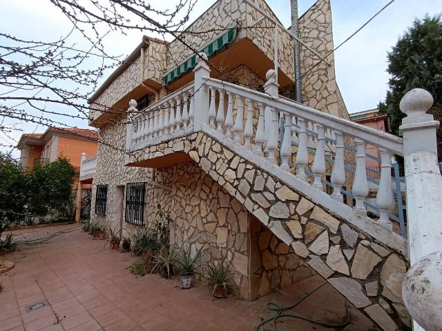 Casa chalet en Venta en Linarejos