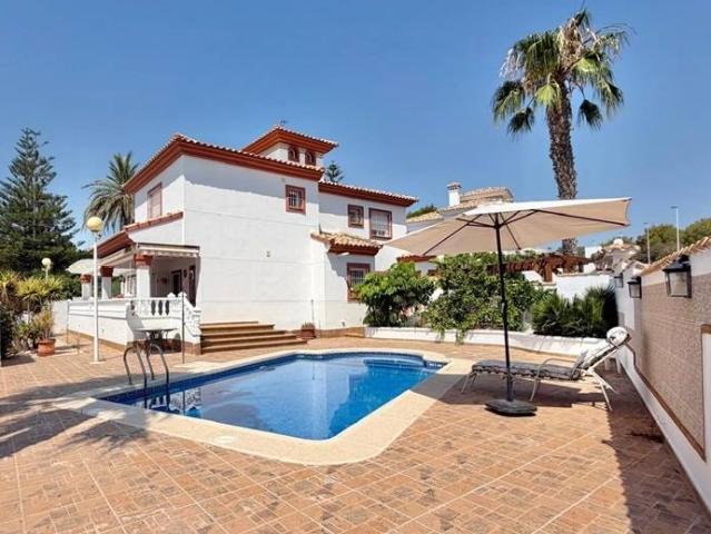 Casa chalet en Venta en Lomas de Campoamor Las Ramblas
