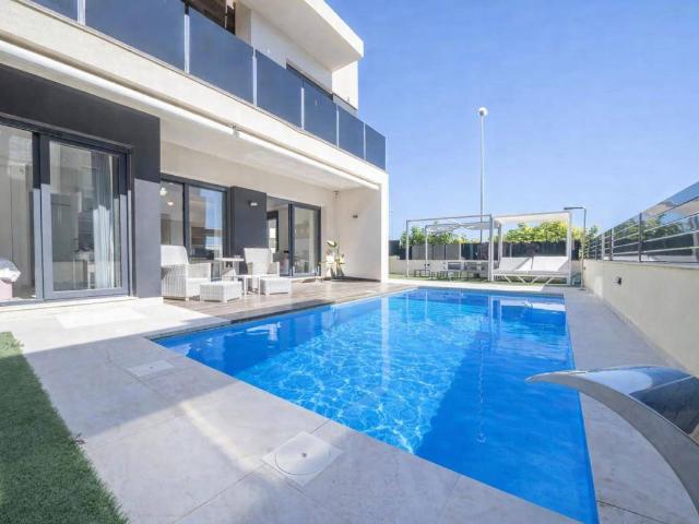 Casa chalet en Venta en Lomas de Cabo Roig Los Dolses