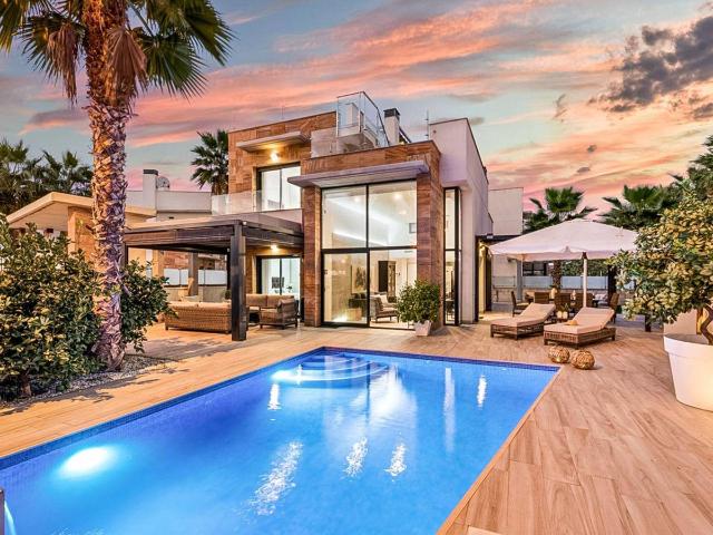 Casa chalet en Venta en Lomas de Cabo Roig Los Dolses
