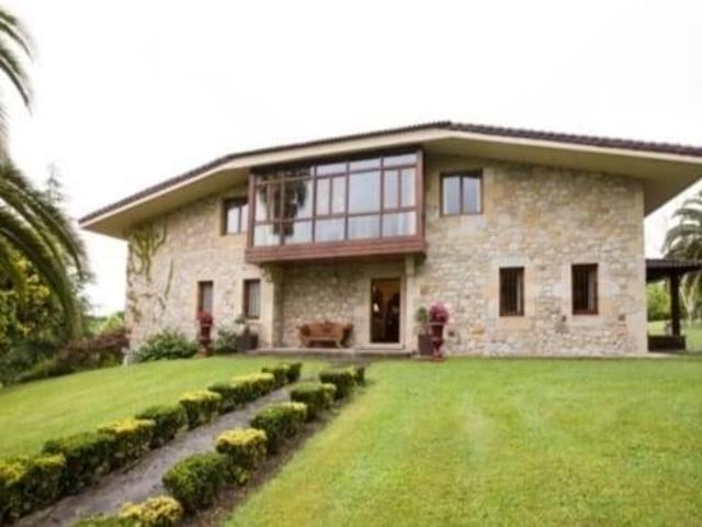 Casa chalet en Venta en Loiu
