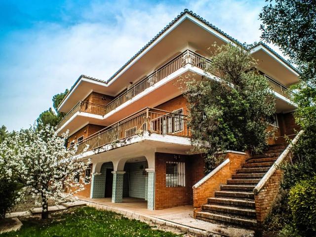 Casa chalet en Venta en Loja