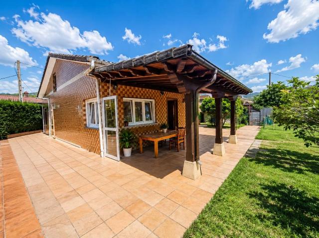 Casa chalet en Venta en Los Corrales de Buelna