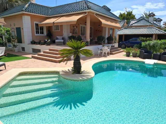 Casa chalet en Venta en Los Arenales del Sol