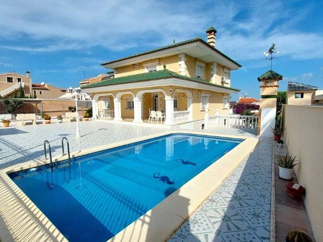 Casa chalet en Venta en Los Balcones Los Altos