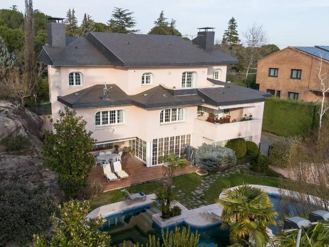 Casa chalet en Venta en Los Robles