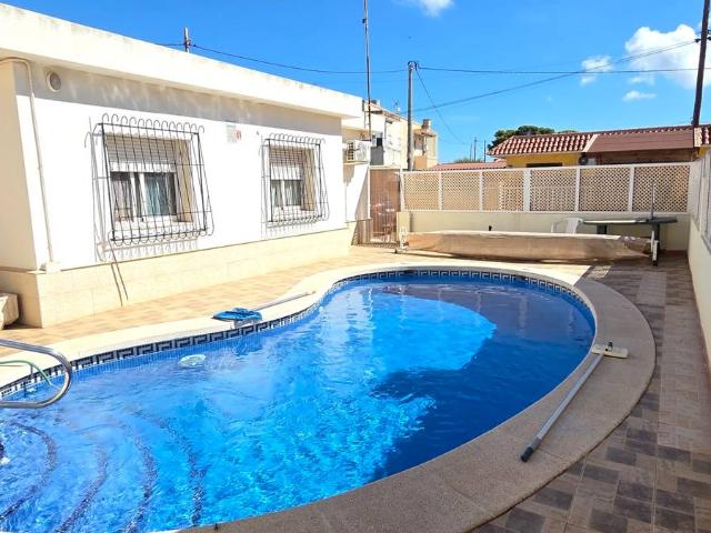 Casa chalet en Venta en Los Urrutias
