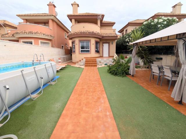 Casa chalet en Venta en Los Urrutias