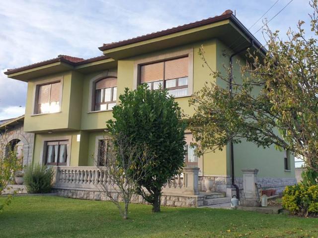 Casa chalet en Venta en Llaranes