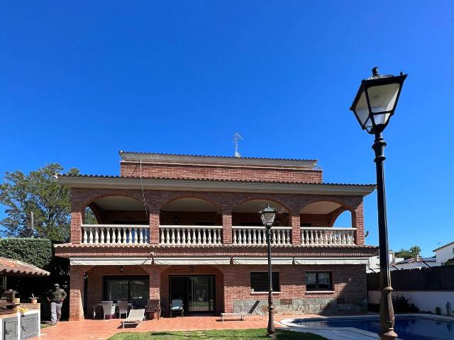 Casa chalet en Venta en Lluminetes